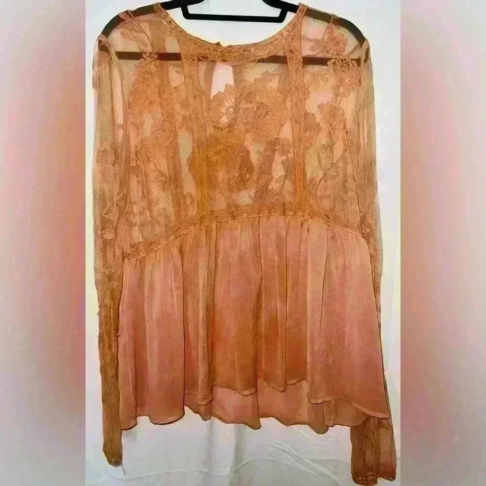 Xhilaration lace blouse Size XL
